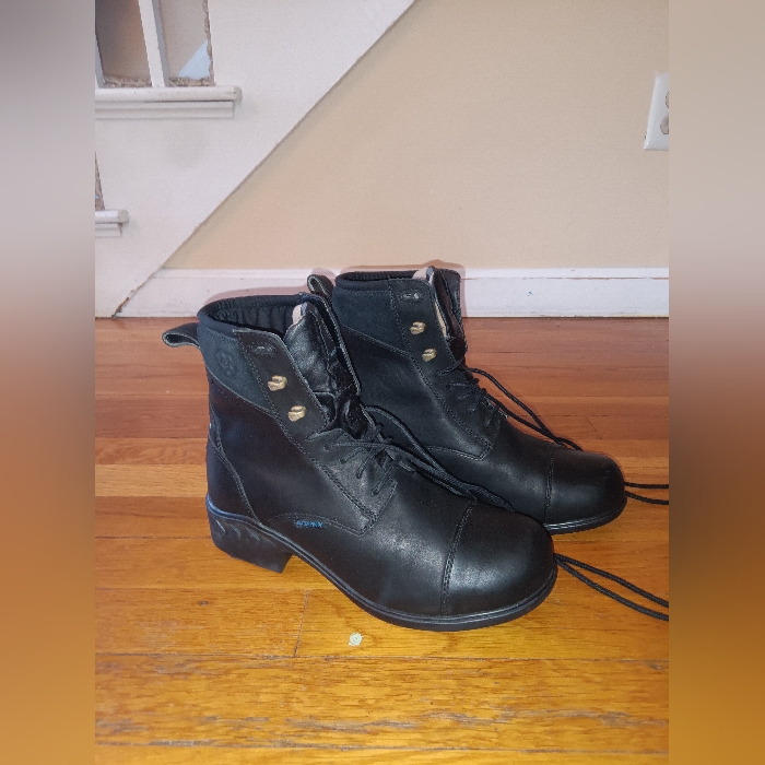 Ariat Insulated Black Boot Size 7.5 Like New W/Heel Protector